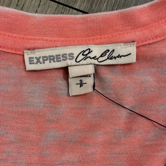 ❗️SALE❗️Express Graphic Tank - Picture 4 of 4